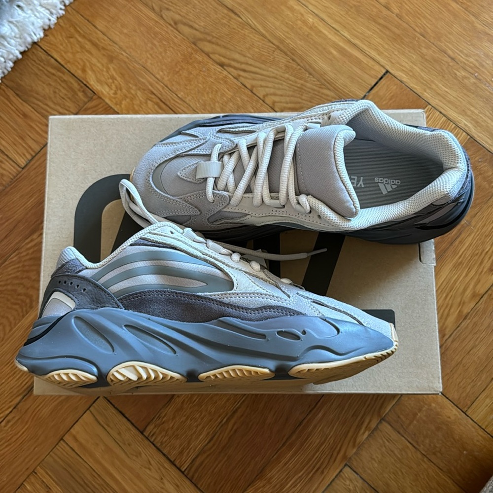 Yeezy Boost 700